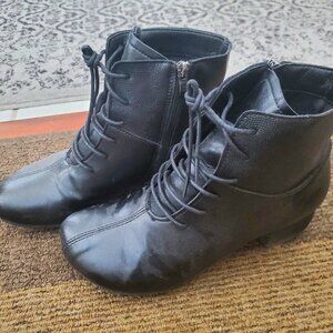 Elegant Side Zipper Lace Up Front Chunky Heel Black Boots Shoes Womens Size 7.5